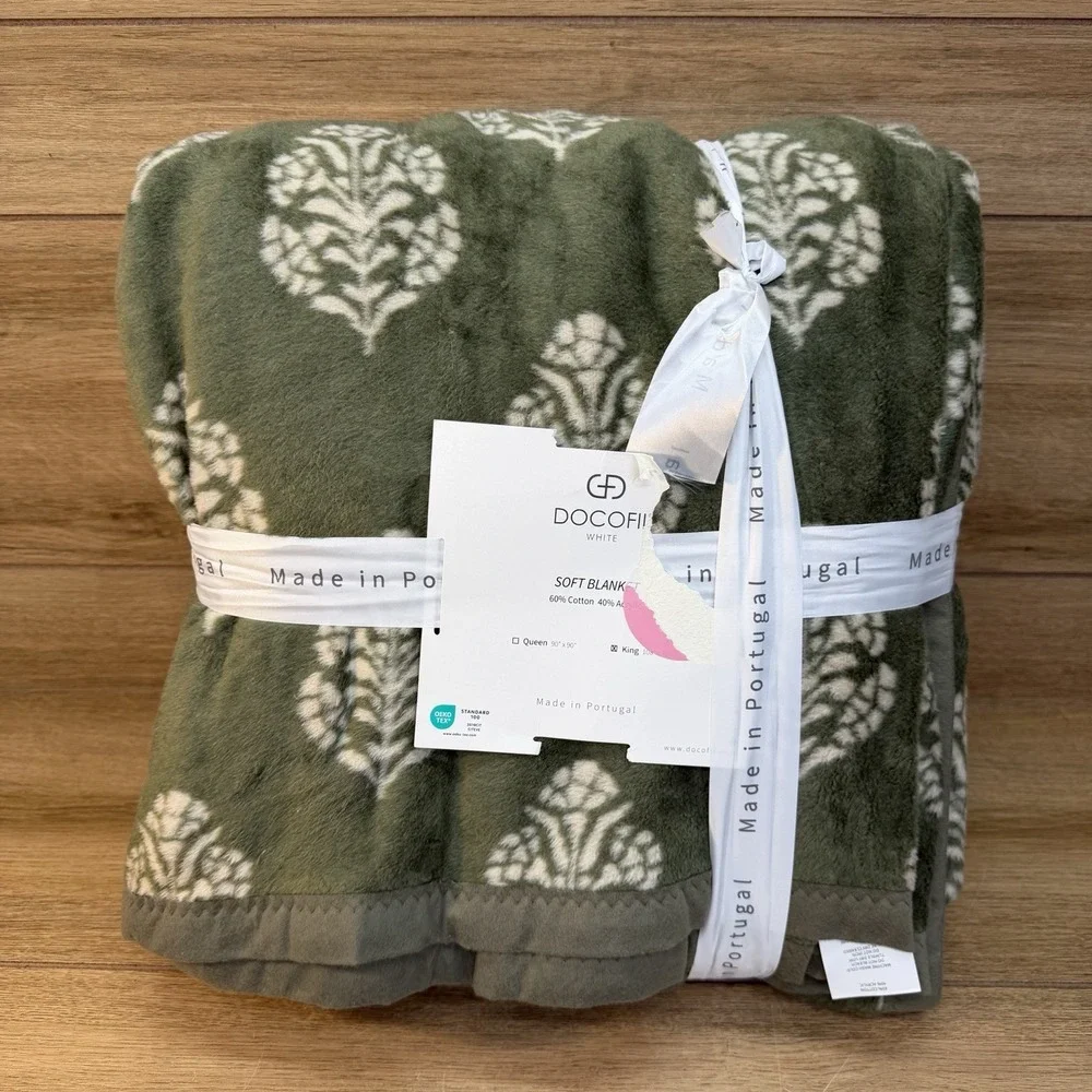 DOCOFIL White Luxuriously Soft King Blanket Cotton Blend Portugal Green Floral